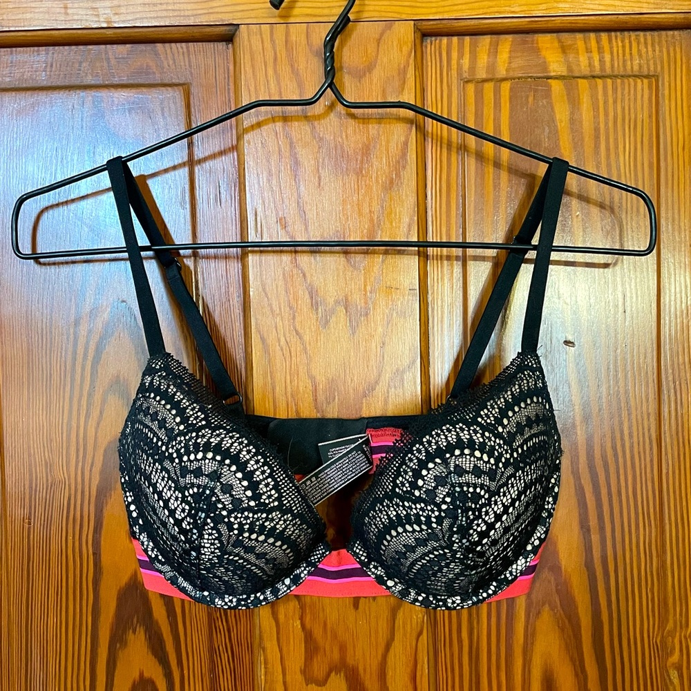 Victoria Secret bombshell bra
